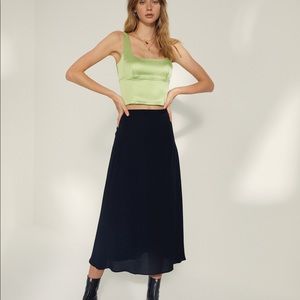 (NWT) Aritzia Wilfred Midi Skirt